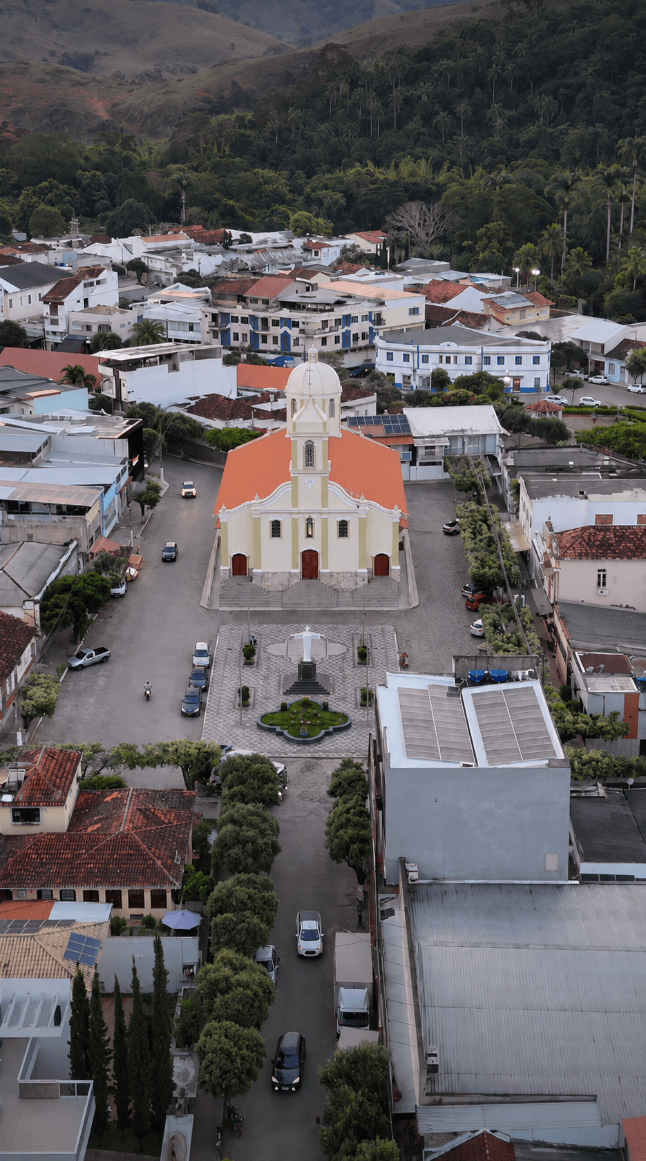 Vista aérea da Igreja Matriz e do centro de Porciúncula